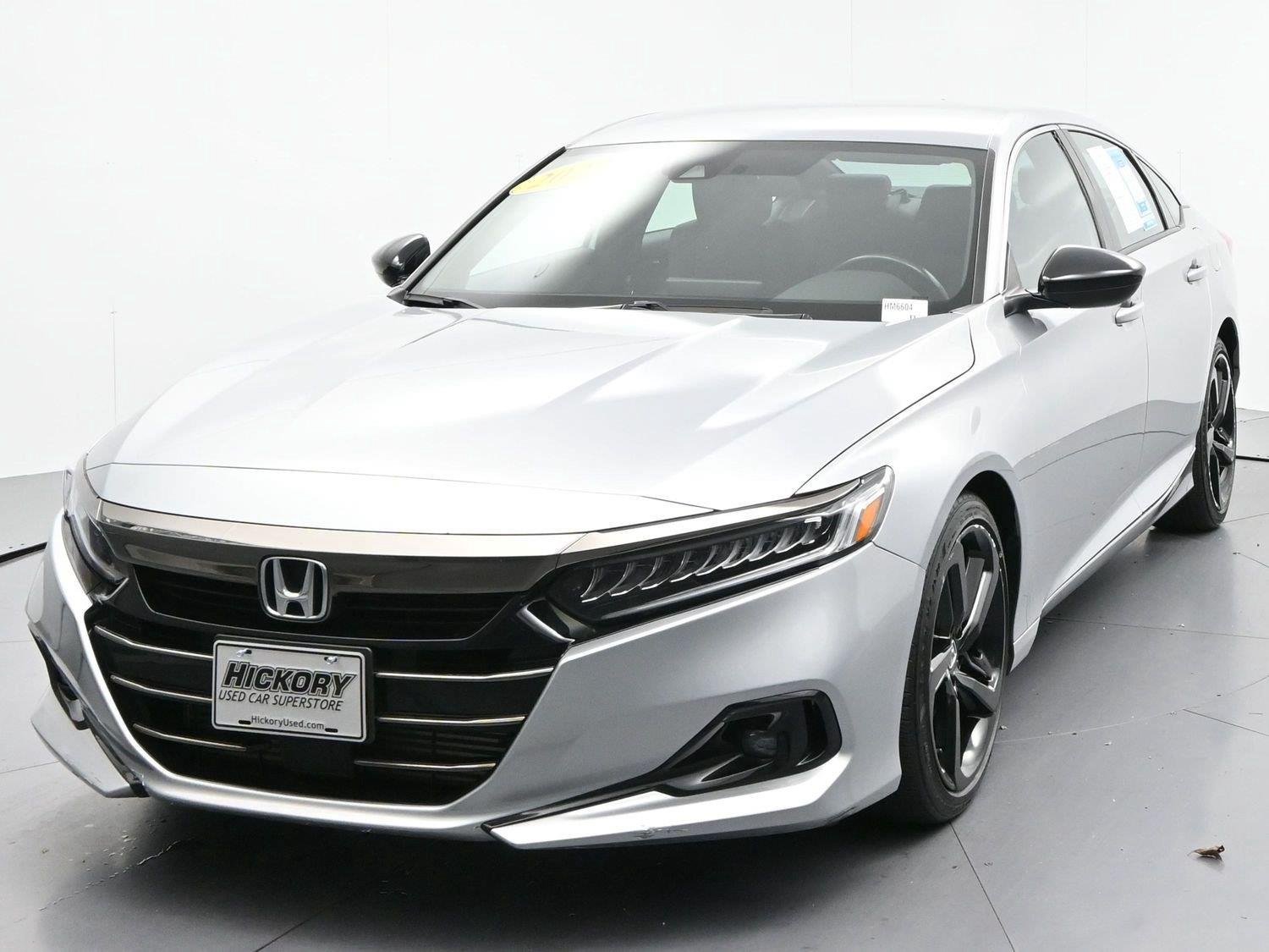 Used 2022 Honda Accord Sport image 3