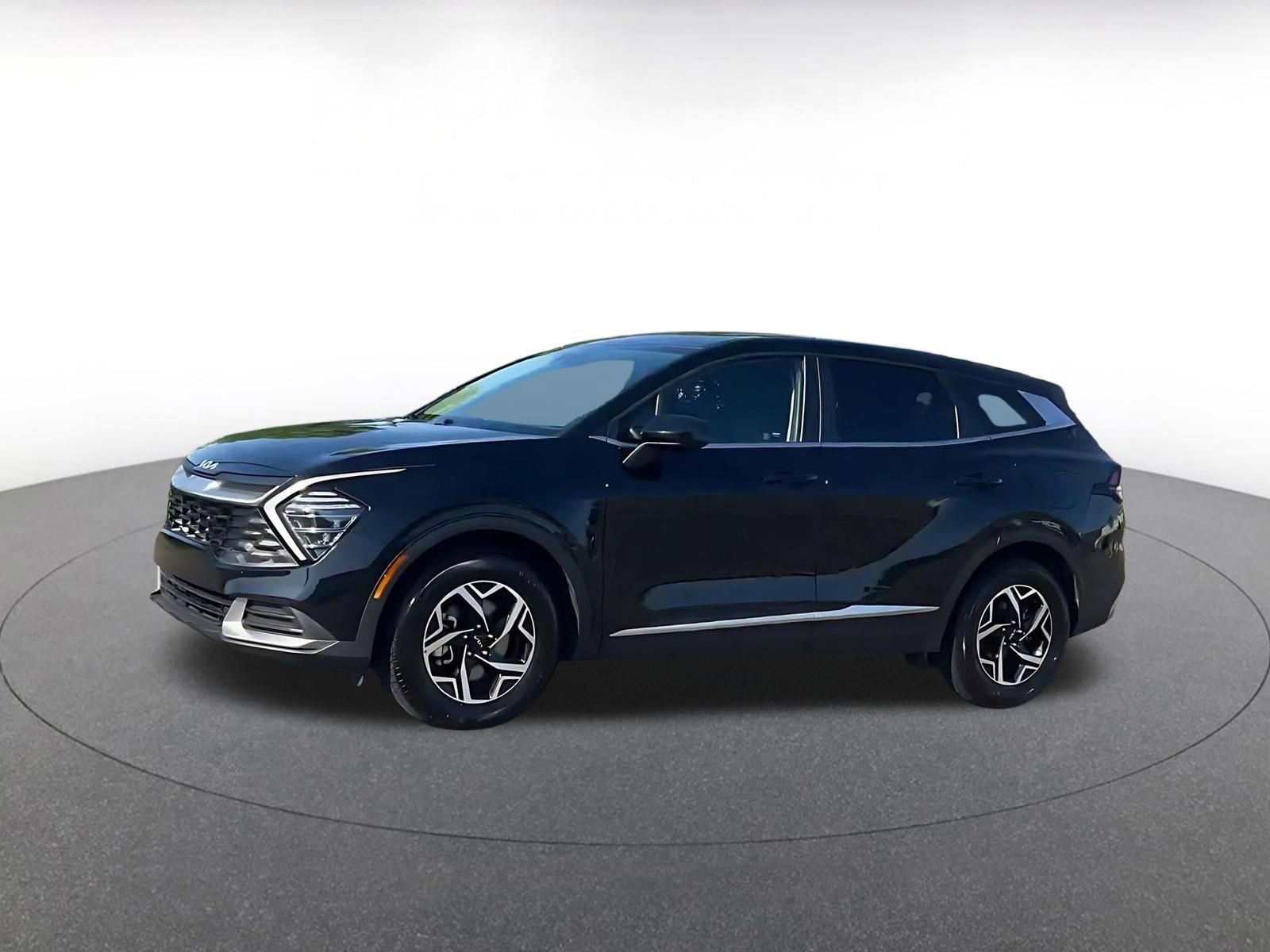 Used 2025 Kia Sportage LX FWD image 8