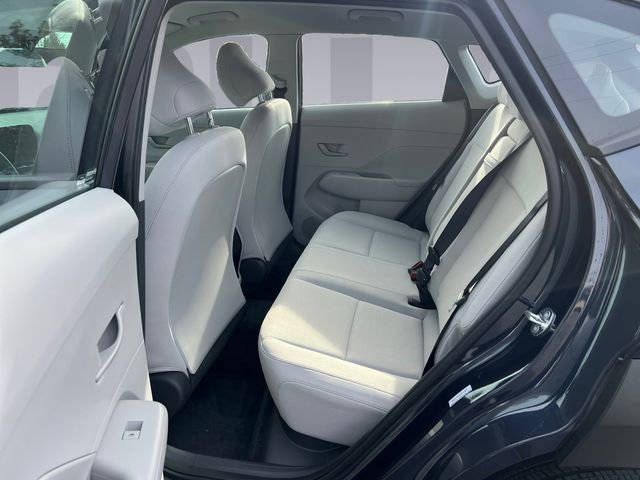 Used 2025 Hyundai Kona SE image 16