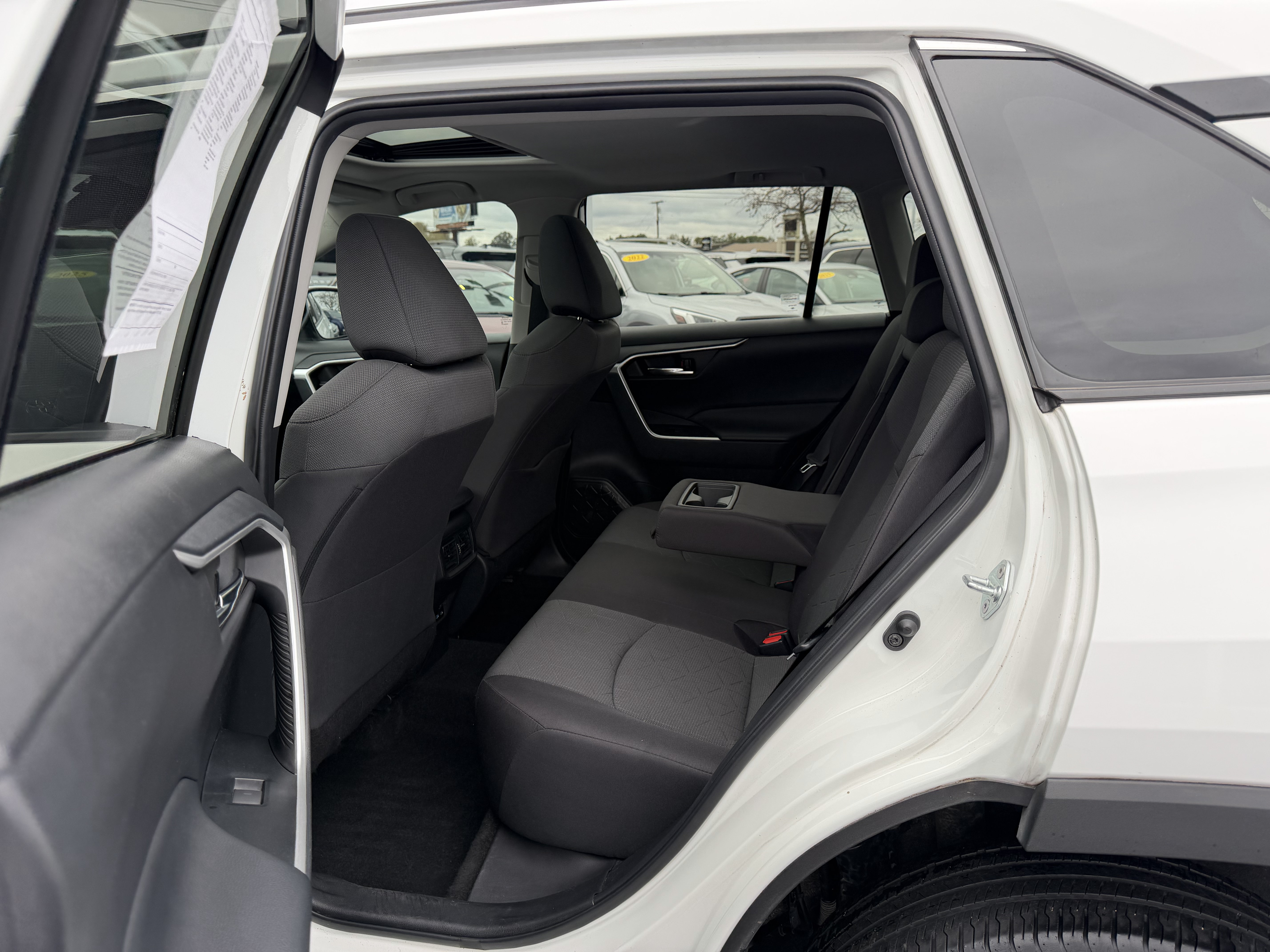Used 2022 Toyota RAV4 XLE w/ Convenience Package AWD/4WD image 15