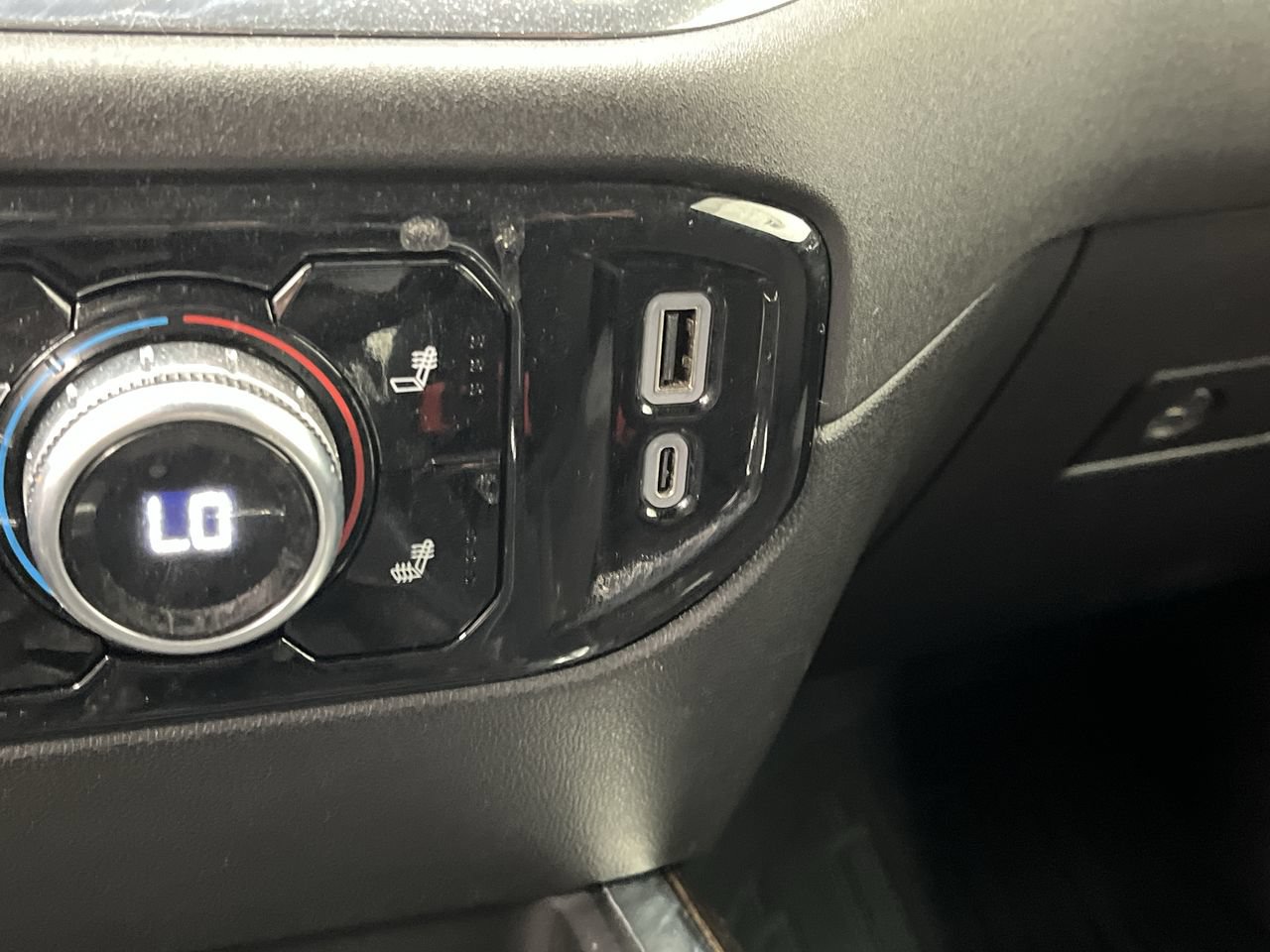 Used 2024 GMC Sierra 1500 Elevation w/ Preferred Package AWD/4WD image 24