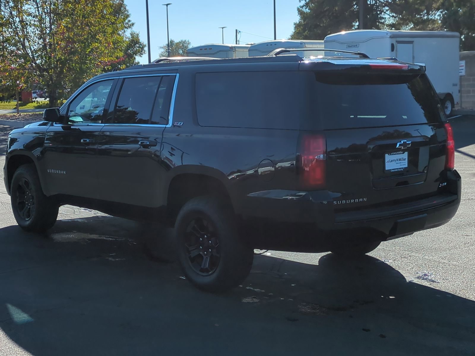 Used 2018 Chevrolet Suburban LT w/ Luxury Package image 4