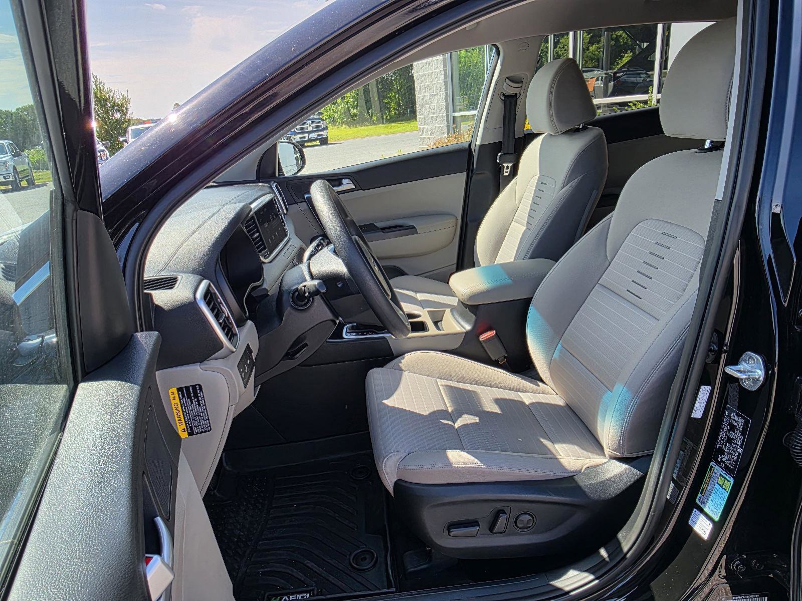 Used 2022 Kia Sportage LX w/ LX AWD Value Edition Package image 9