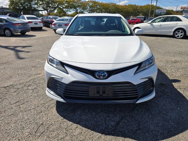 Used 2022 Toyota Camry LE image 2