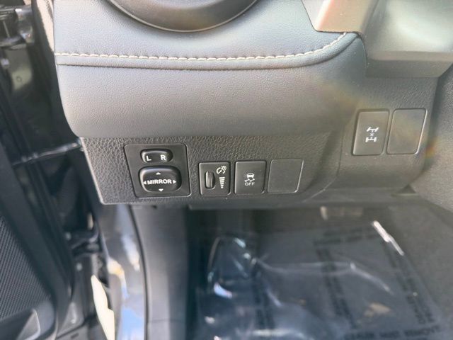 Used 2015 Toyota RAV4 XLE image 17