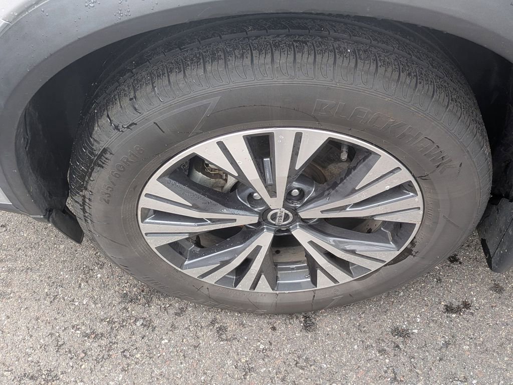 Used 2021 Nissan Rogue SV w/ Premium Package image 27