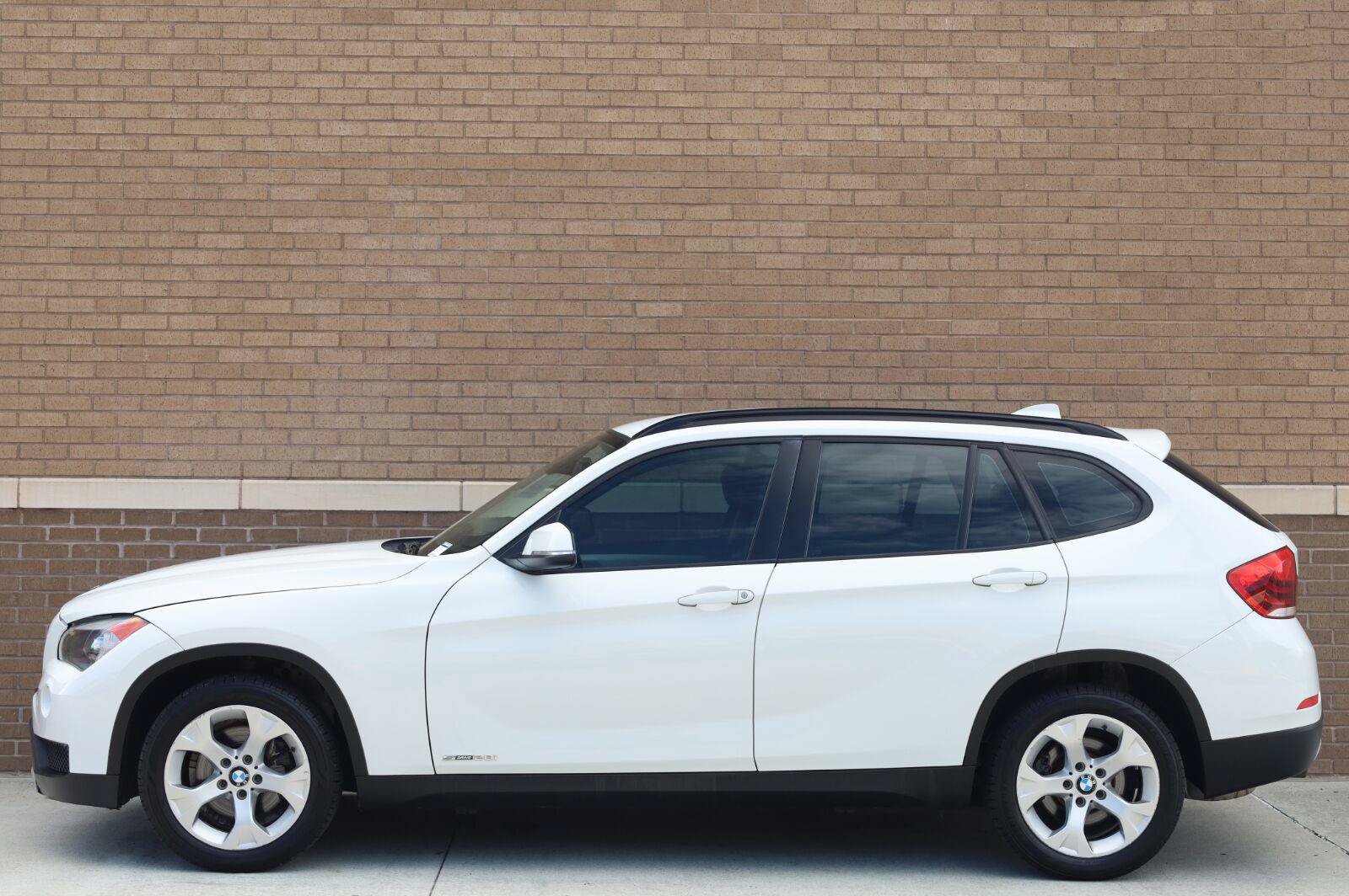 Used 2013 BMW X1 sDrive28i RWD image 2