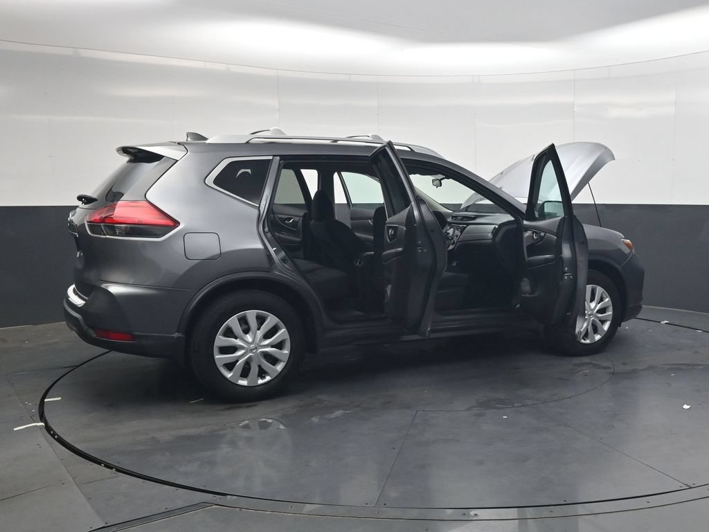 Used 2017 Nissan Rogue S w/ S Appearance Package FWD image 32