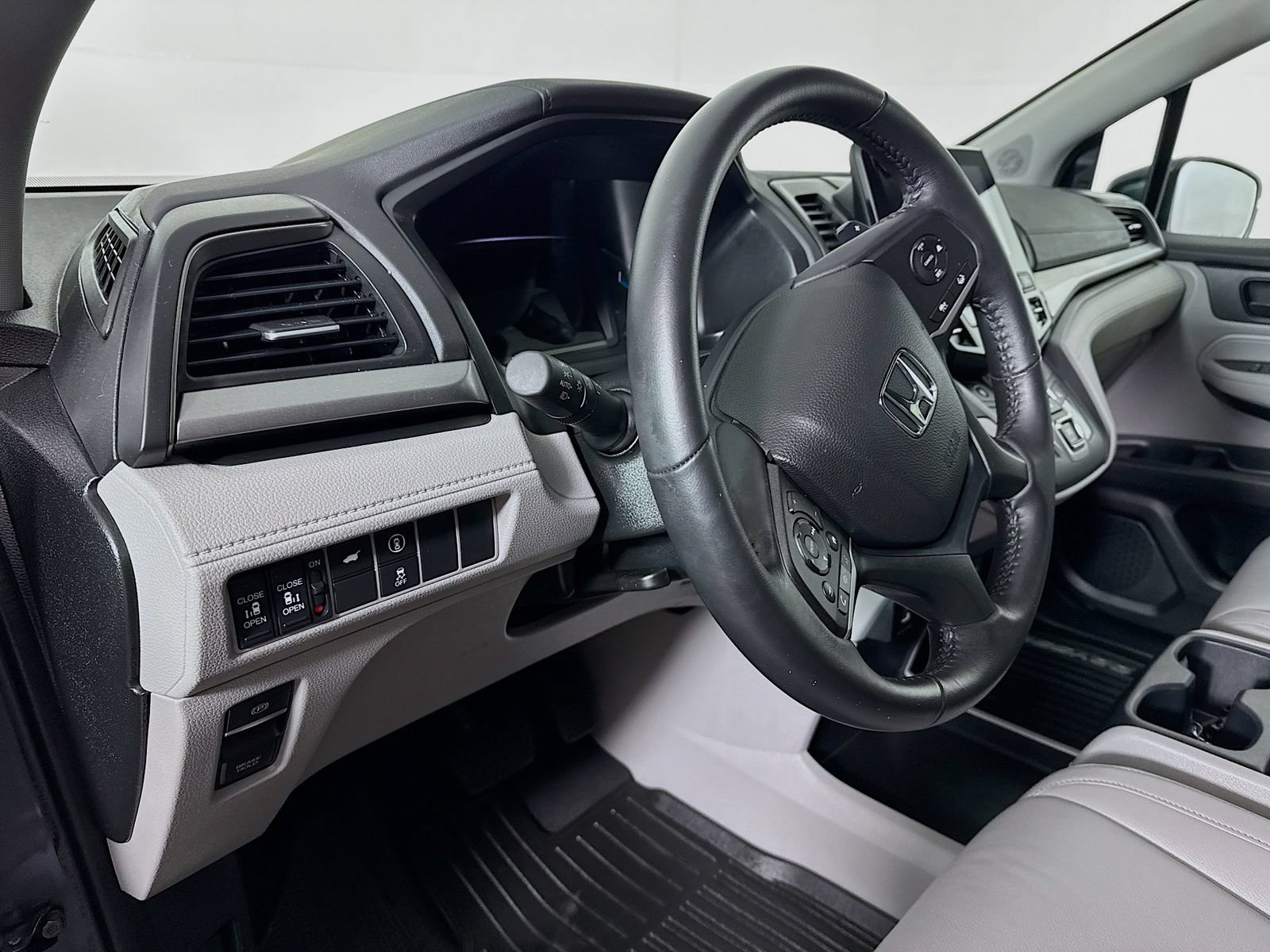 Used 2023 Honda Odyssey EX-L image 19