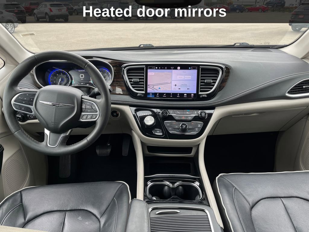 Used 2023 Chrysler Pacifica Limited image 15