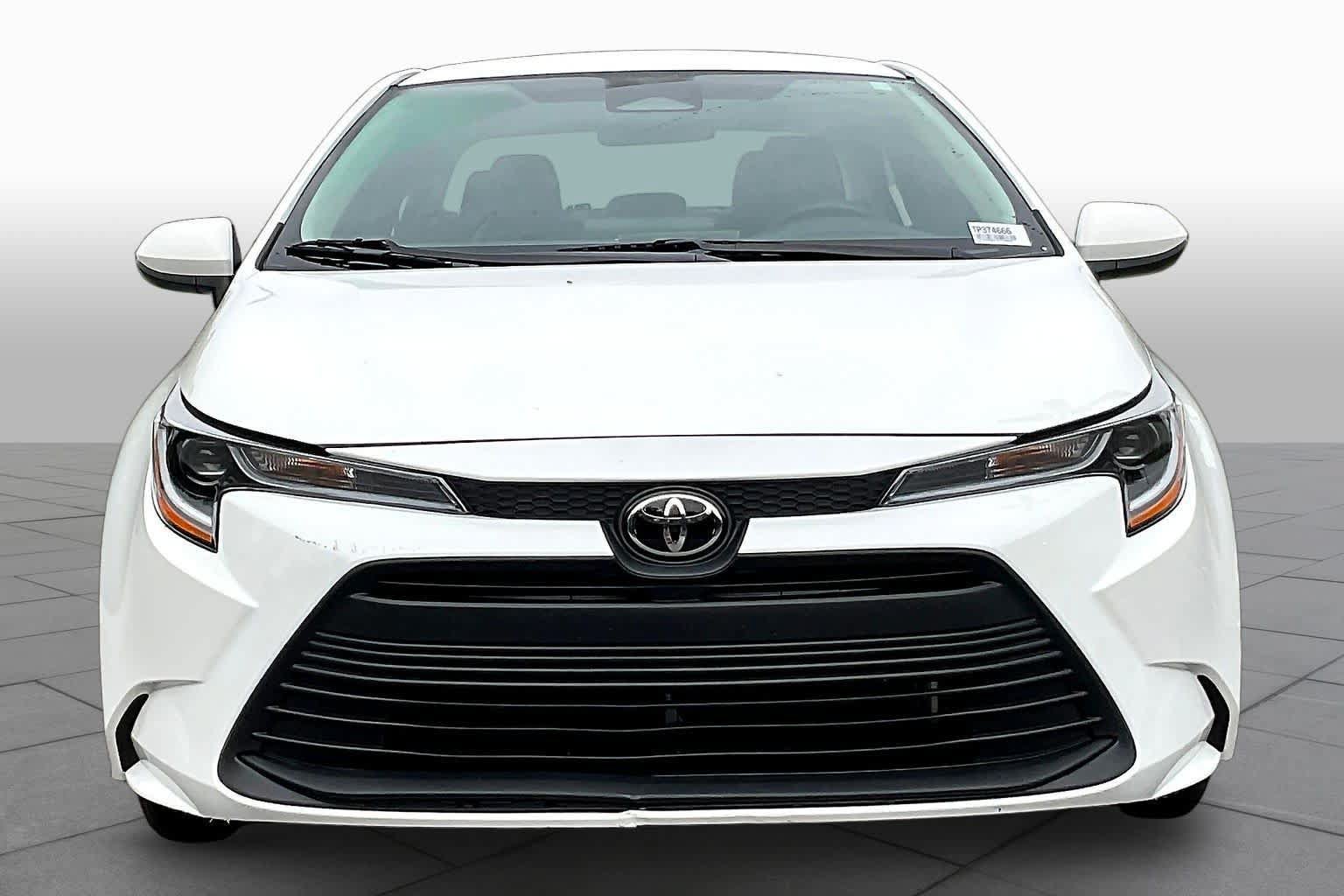 Used 2026 Toyota Corolla LE FWD image 7