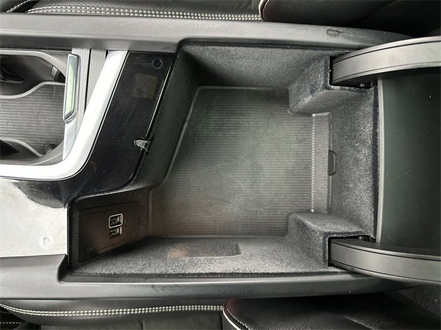 Used 2018 Volvo XC60 T8 R-Design w/ Convenience Package image 21