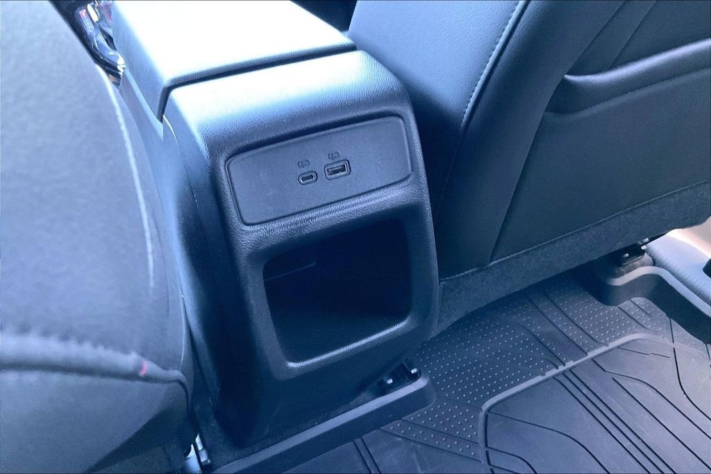 Used 2024 Chevrolet Trax RS w/ Driver Confidence Package FWD image 32