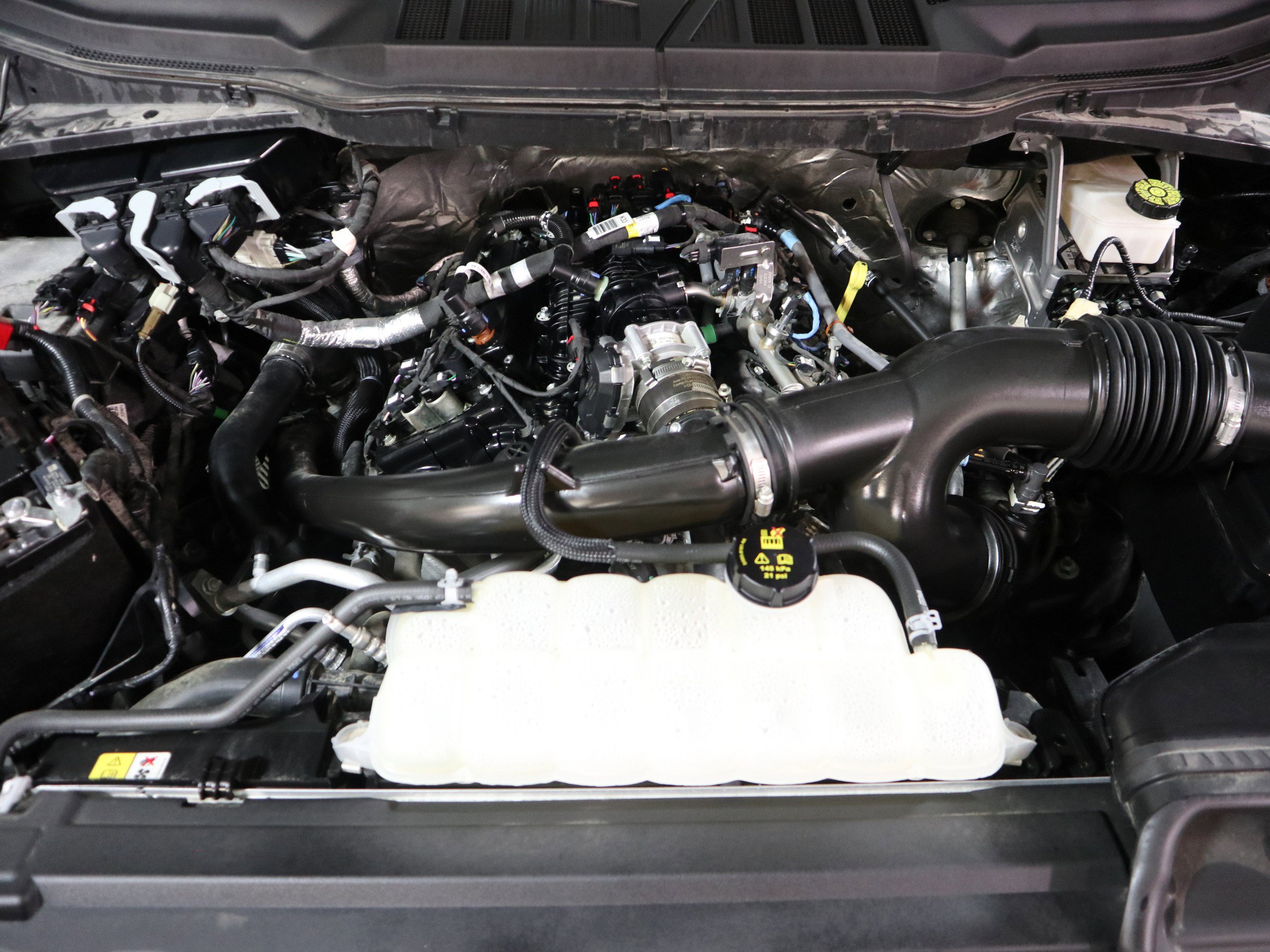 Used 2024 Ford F150 XLT w/ XLT Black Appearance Package image 14