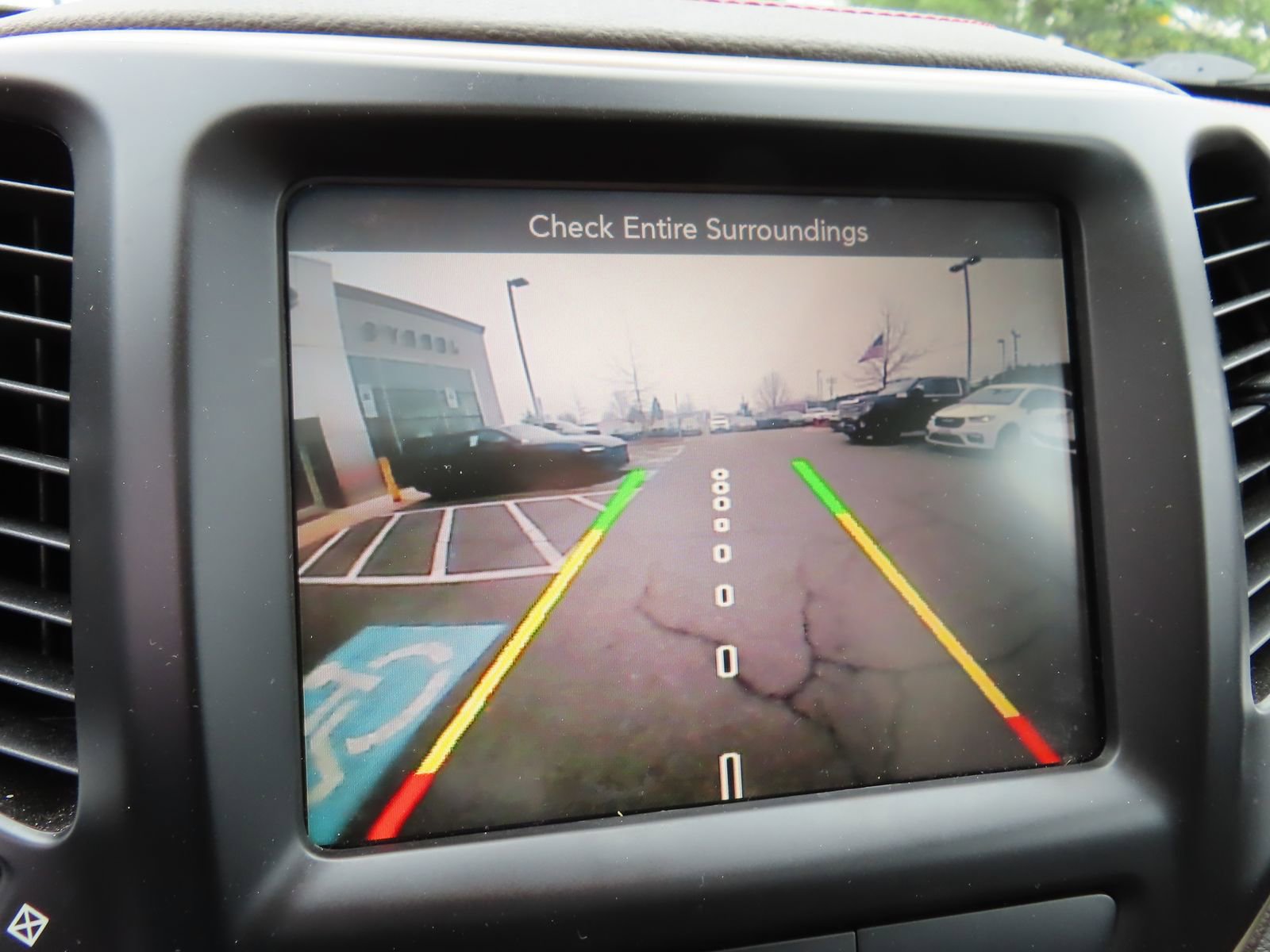 Used 2016 Jeep Cherokee Trailhawk w/ Comfort/Convenience Group image 26