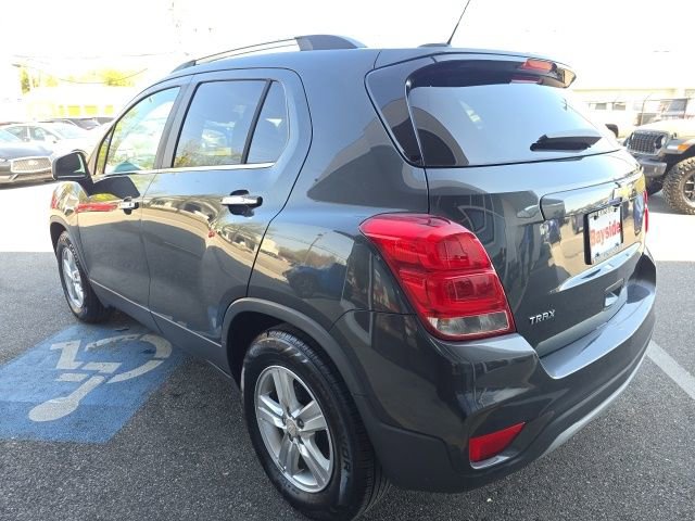 Used 2017 Chevrolet Trax LT w/ Sun & Sound Package image 34