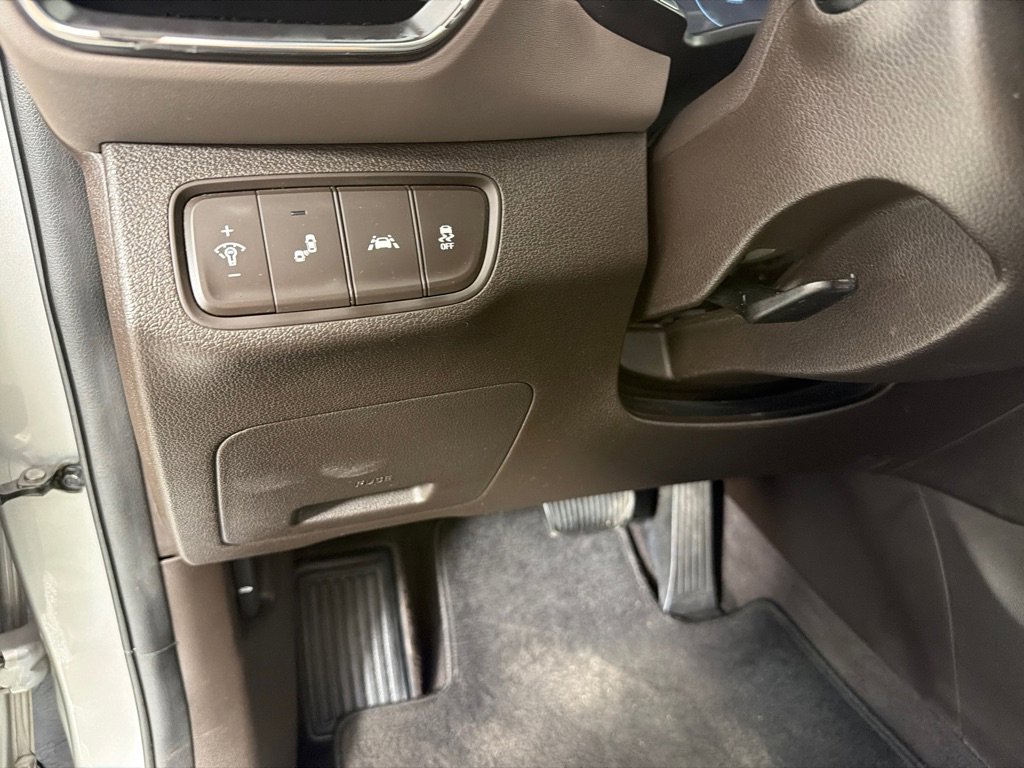 Used 2020 Hyundai Santa Fe SEL w/ Cargo Package FWD image 11