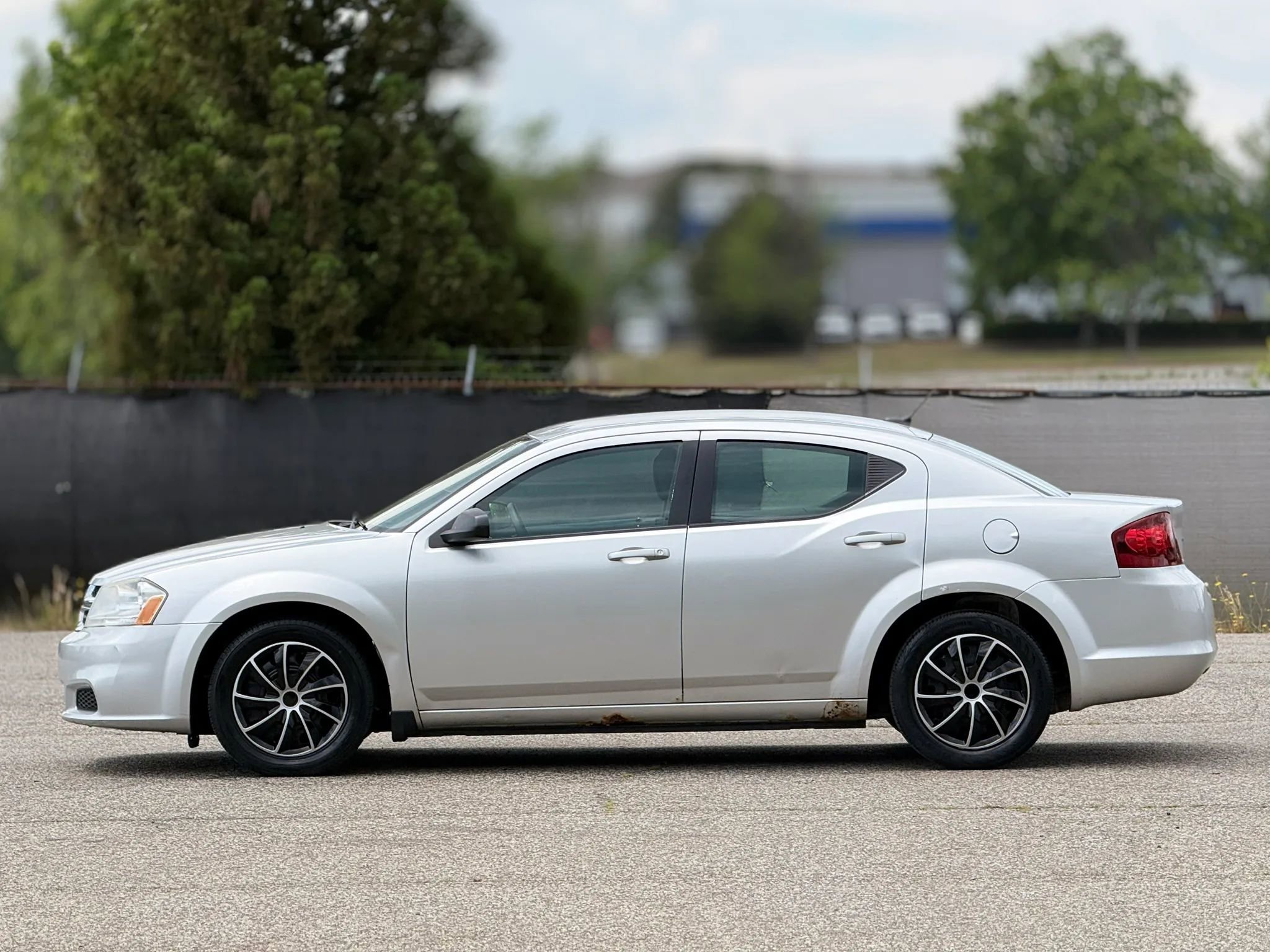 Used 2012 Dodge Avenger SE FWD image 7