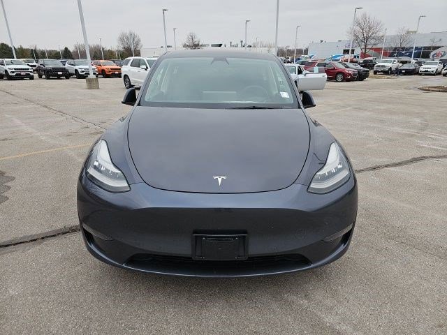 Used 2021 Tesla Model Y Long Range image 9