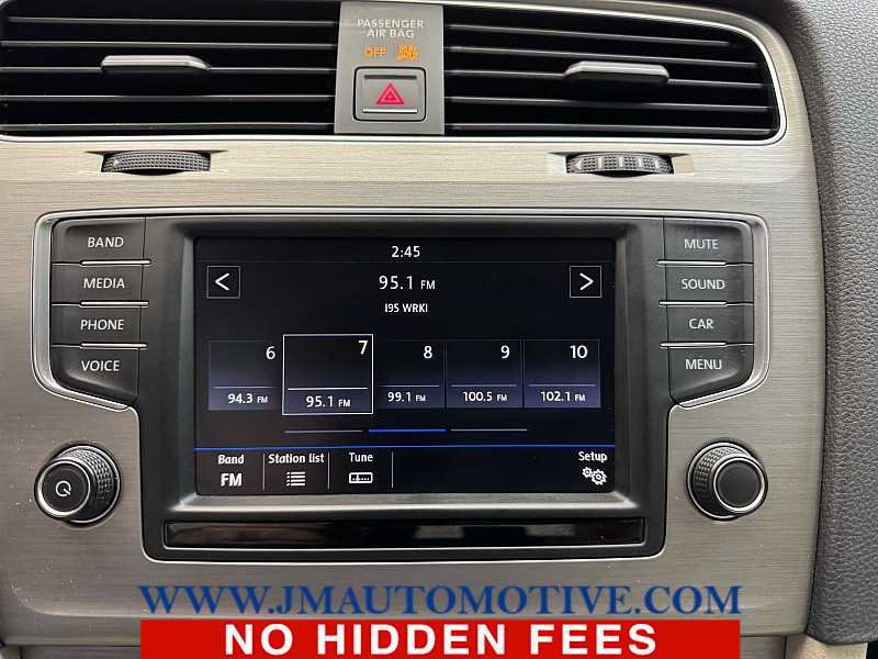 Used 2017 Volkswagen Golf S AWD/4WD image 22