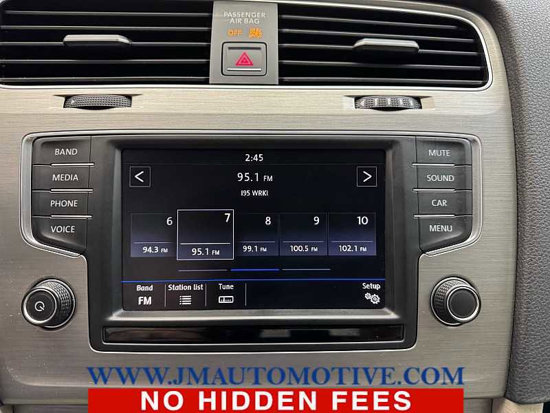 Used 2017 Volkswagen Golf S AWD/4WD image 22