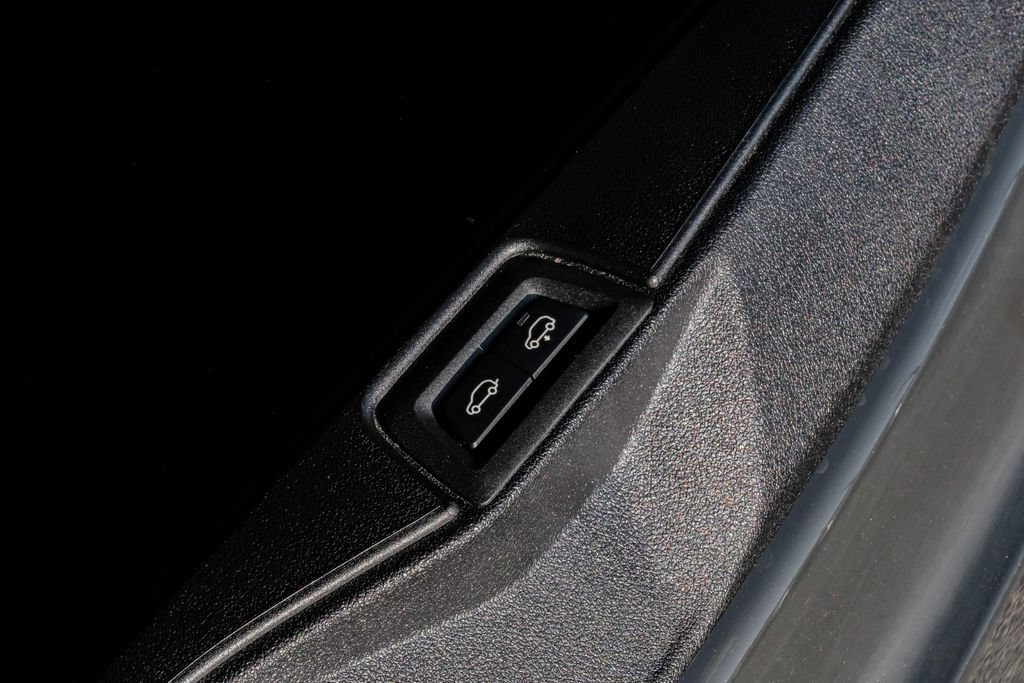 Used 2023 BMW X7 M60i w/ Executive Package AWD/4WD image 67