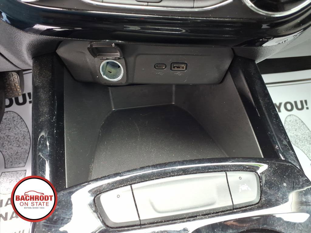 Used 2025 Chevrolet Trax LT FWD image 12