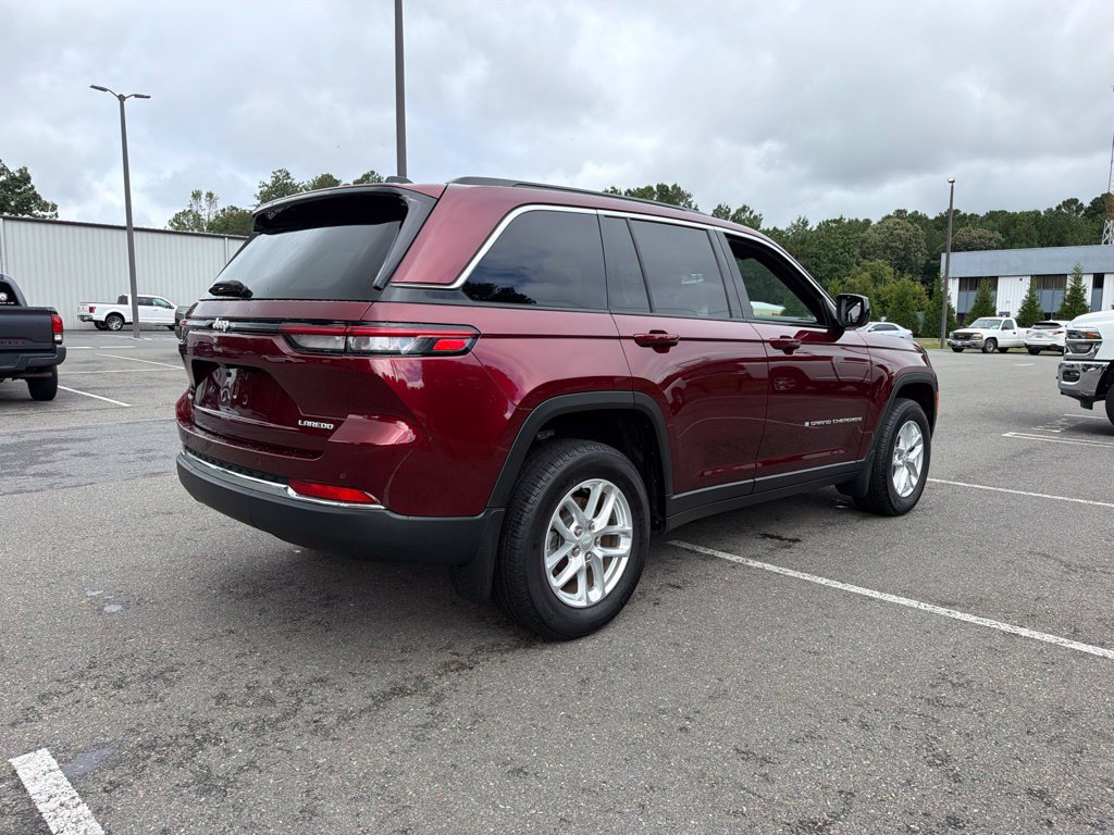 Used 2025 Jeep Grand Cherokee Laredo X w/ Luxury Tech Group I AWD/4WD image 5
