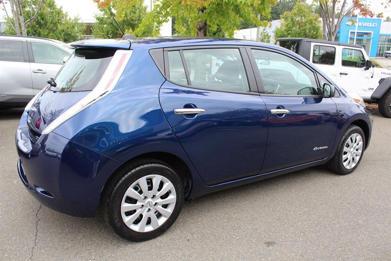 Used 2017 Nissan Leaf S w/ Charge Package FWD image 5