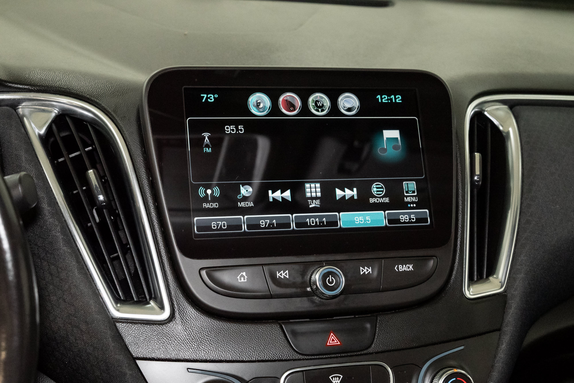 Used 2016 Chevrolet Malibu LT FWD image 16