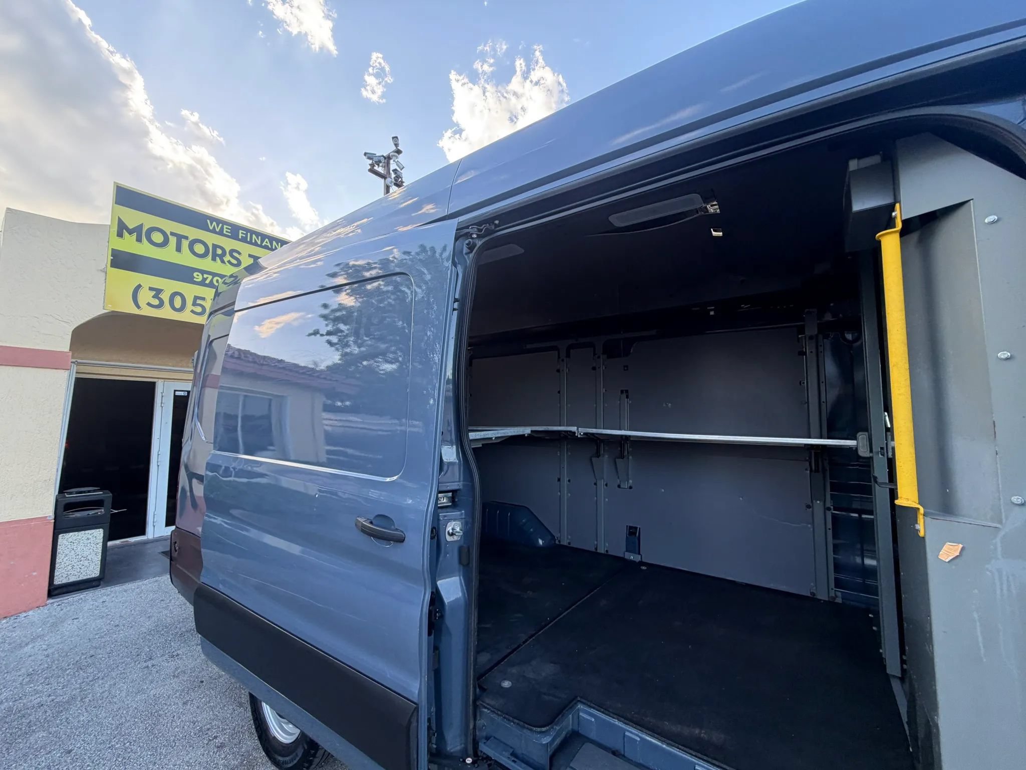 Used 2020 Ford Transit 250 148 High Roof Extended RWD image 8