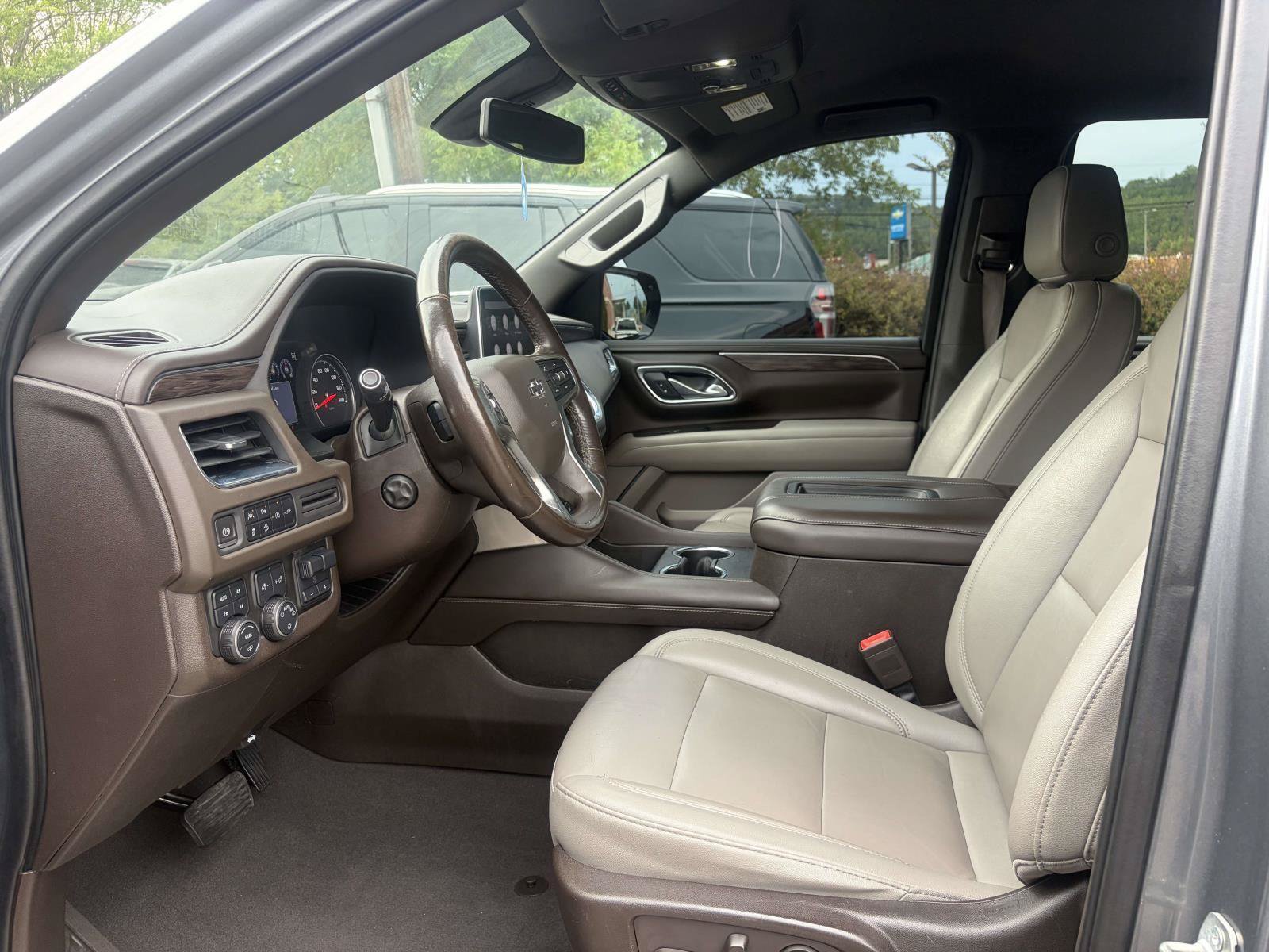 Used 2021 Chevrolet Tahoe Z71 w/ Z71 Off-Road Package AWD/4WD image 4