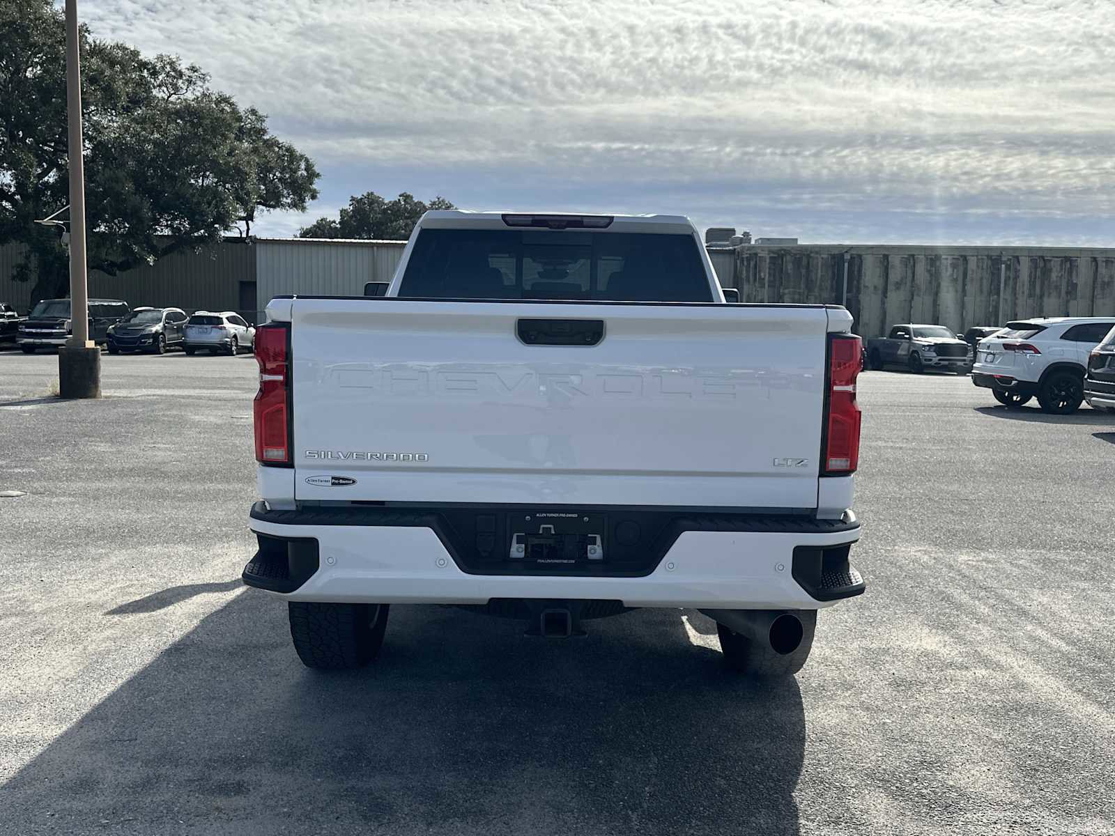 Used 2025 Chevrolet Silverado 2500 LTZ w/ Z71 Chrome Sport Edition image 7