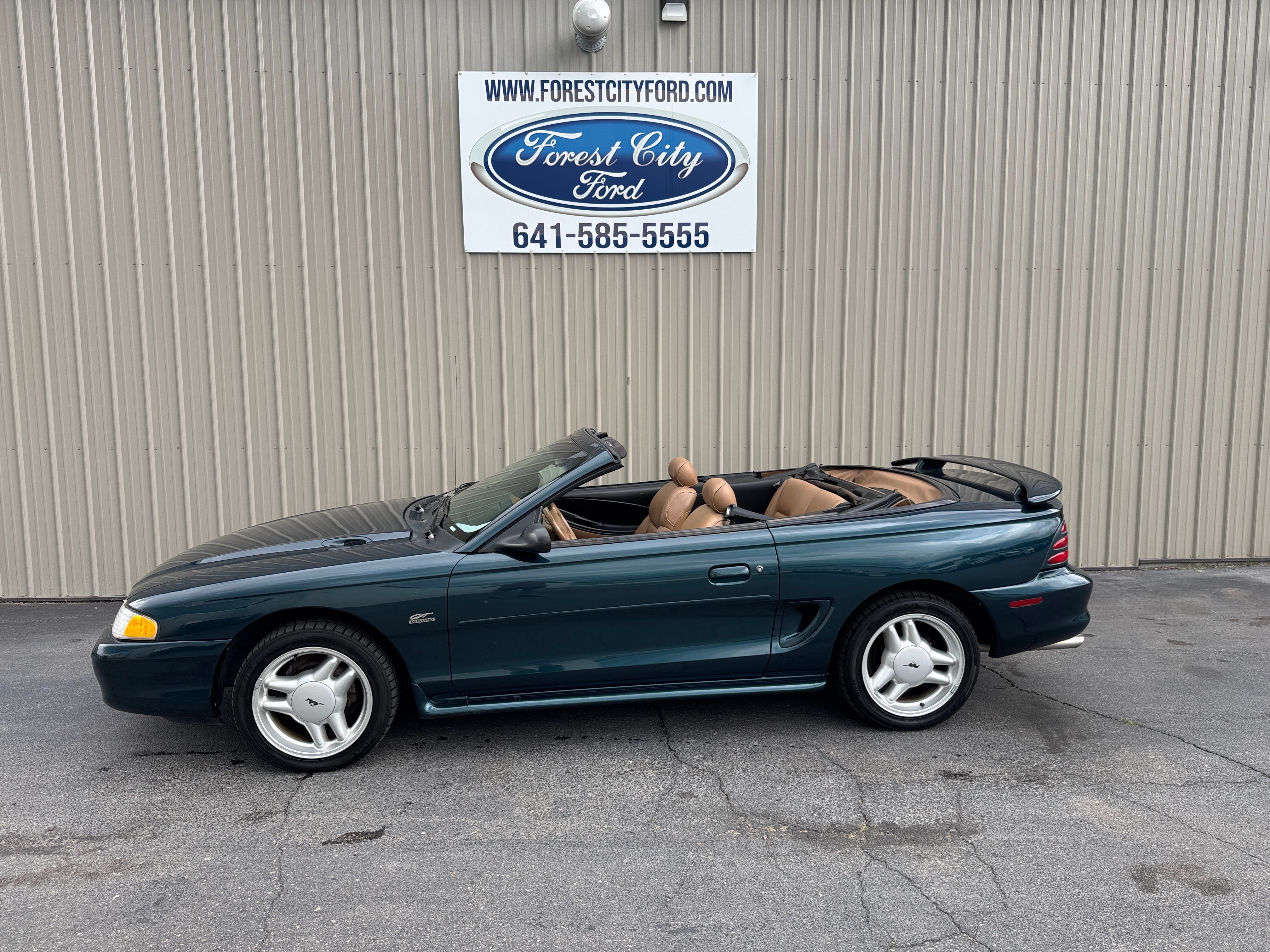 Used 1995 Ford Mustang GT RWD image 1