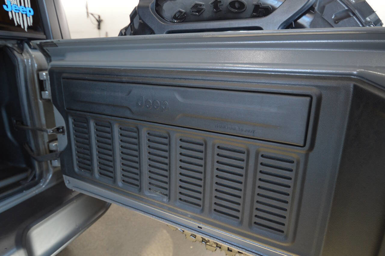 Used 2023 Jeep Wrangler Unlimited w/ Cold Weather Group image 29