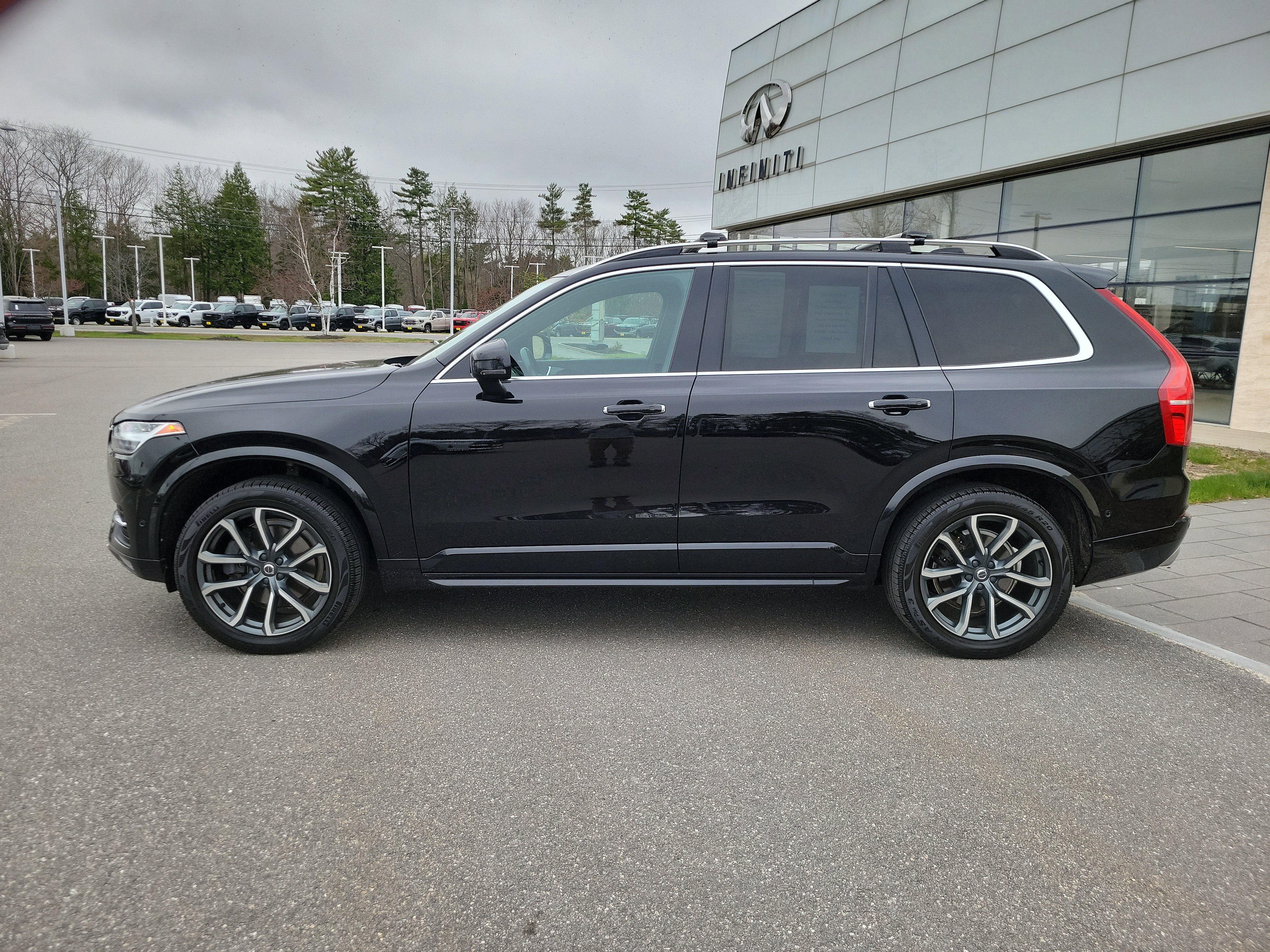Used 2017 Volvo XC90 T6 Momentum w/ Vision Package AWD/4WD image 2