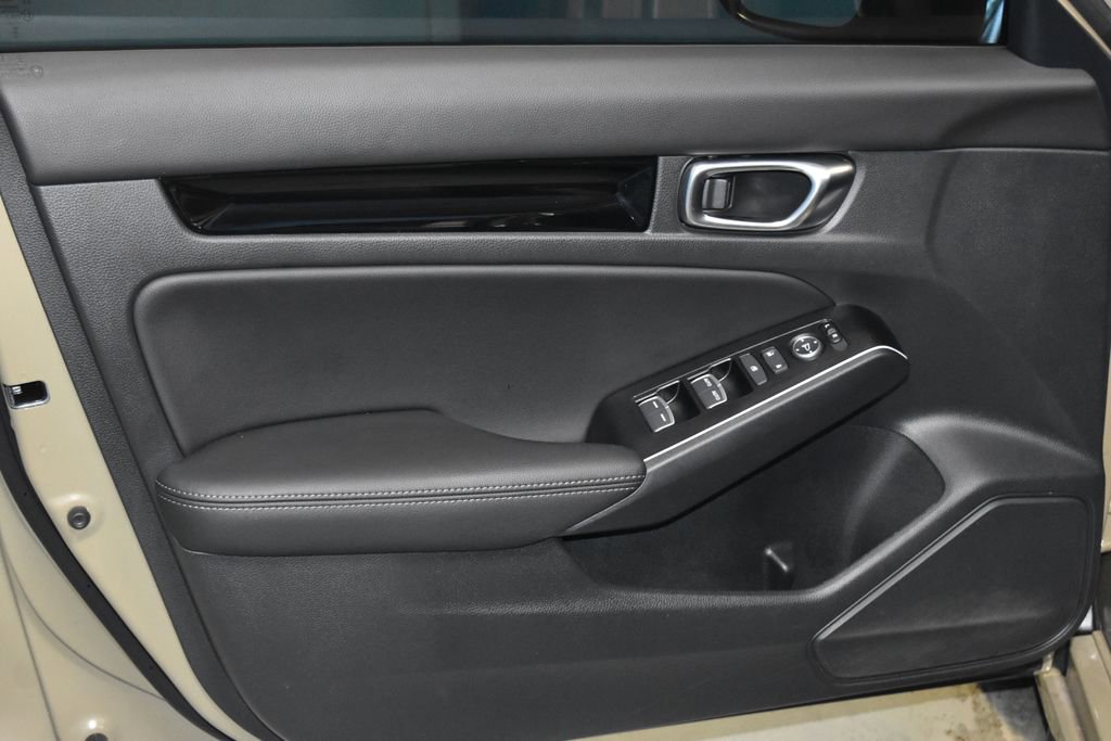 Used 2025 Honda Civic Sport Touring image 4