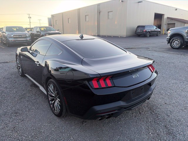 Used 2025 Ford Mustang GT Premium RWD image 4