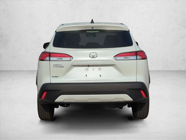 Used 2025 Toyota Corolla Cross L image 6
