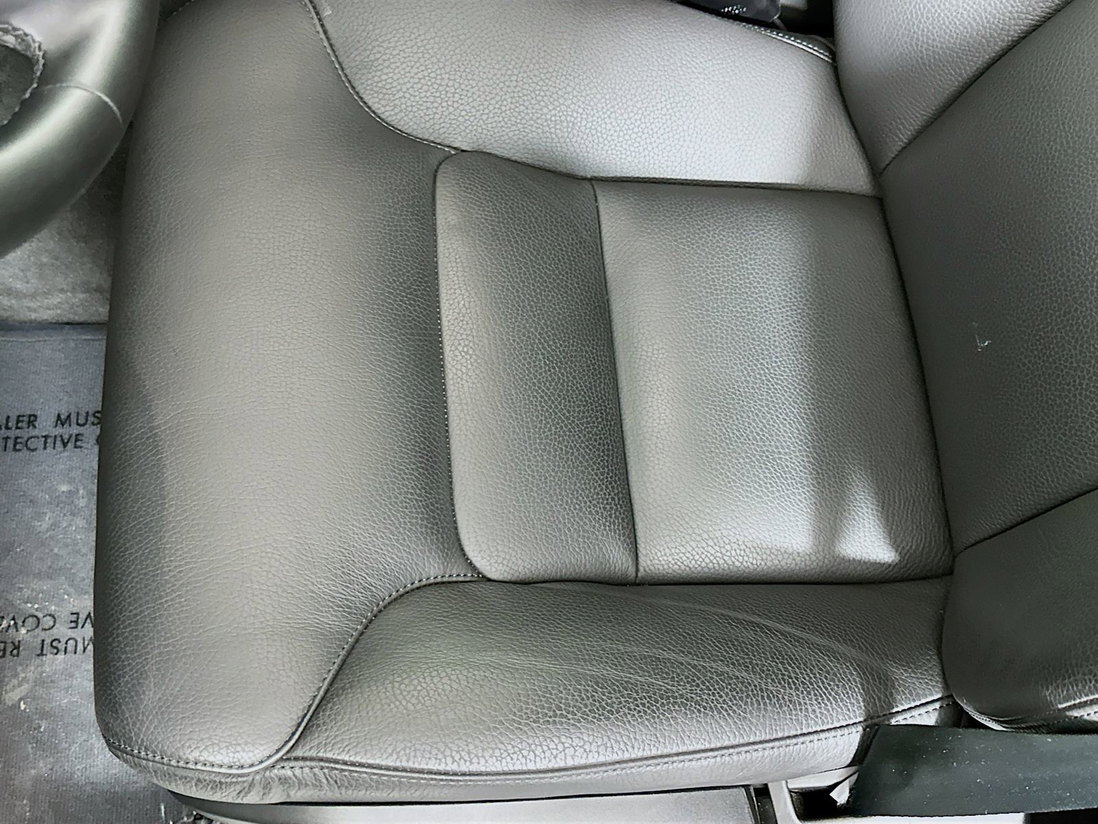 Used 2025 Volvo XC60 B5 Plus image 19