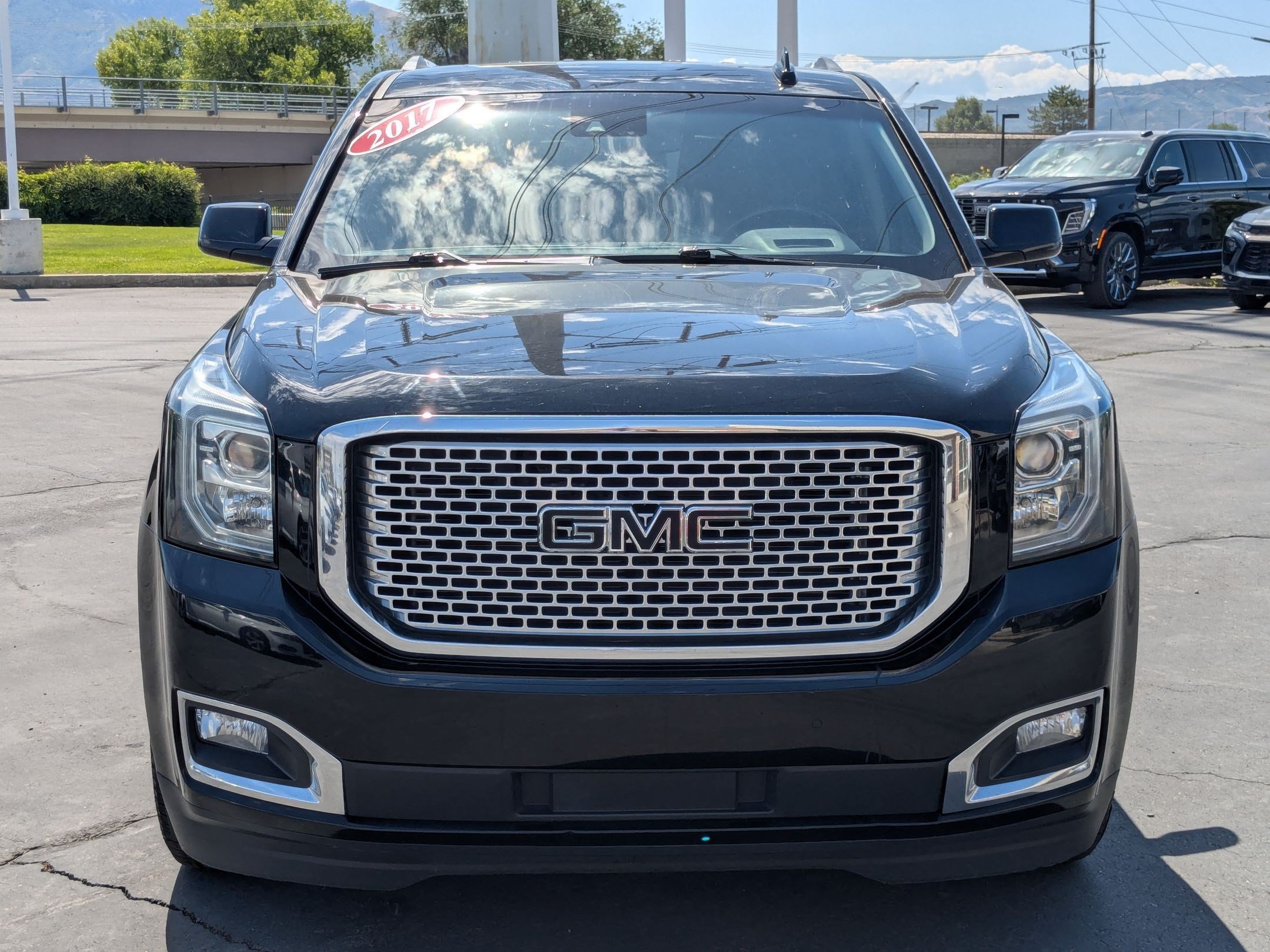 Used 2017 GMC Yukon Denali w/ Open Road Package AWD/4WD image 8