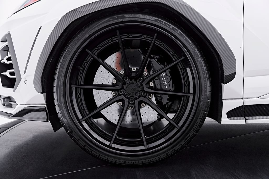 Used 2021 Lamborghini Urus AWD/4WD image 3