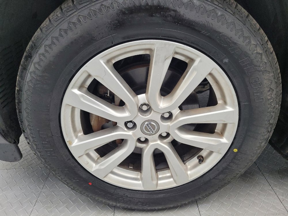 Used 2015 Nissan Pathfinder SV image 31