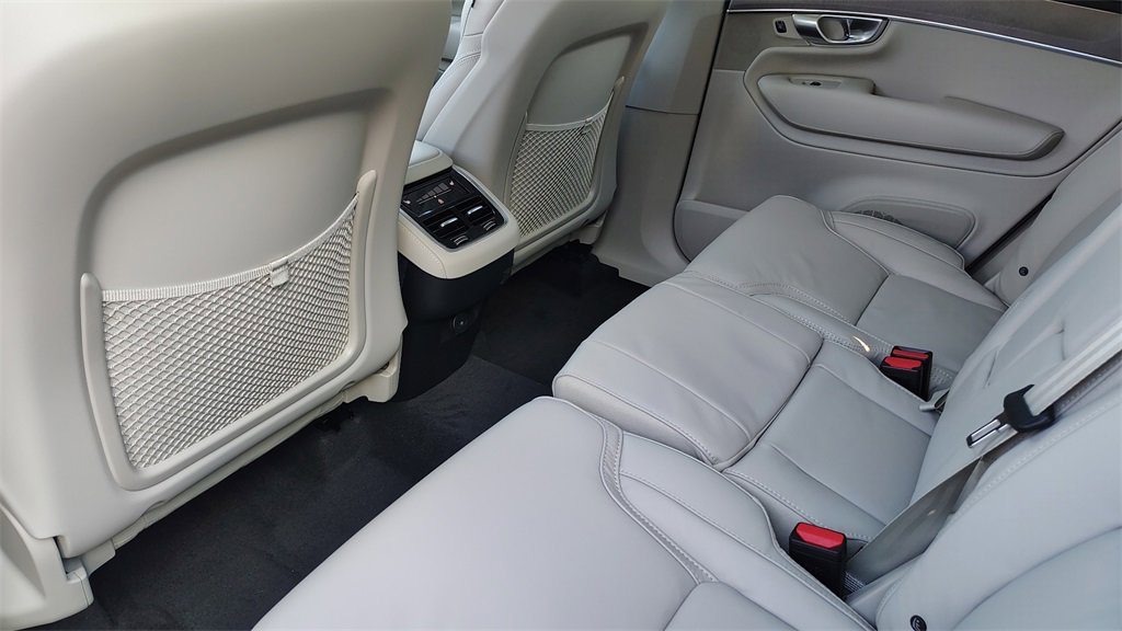 New 2026 Volvo XC90 B6 Ultra image 29