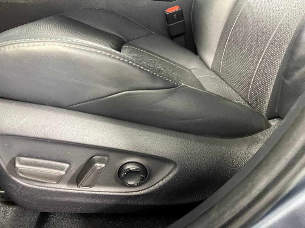 Used 2024 Toyota Venza Limited image 25