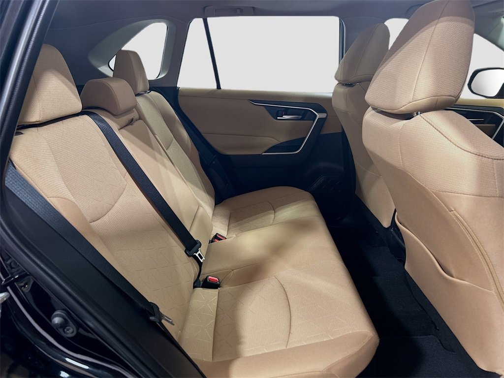 Used 2025 Toyota RAV4 XLE image 24