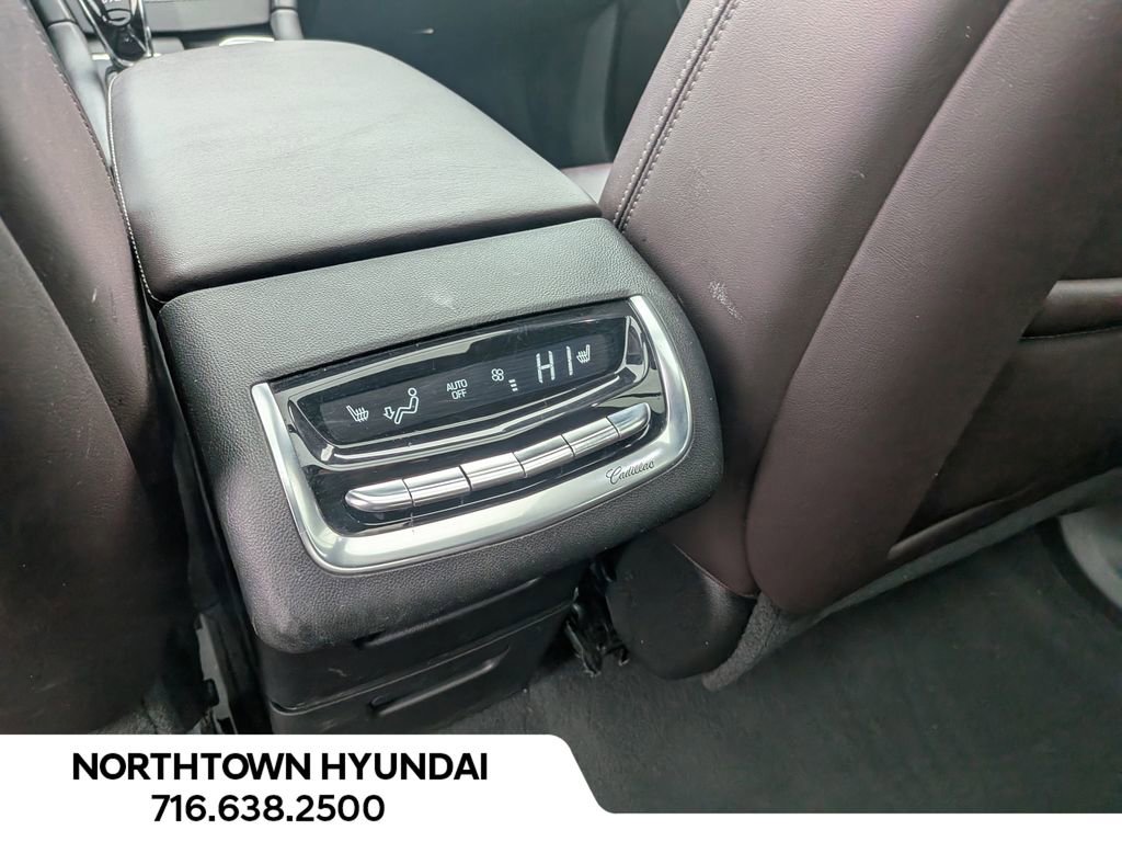 Used 2023 Cadillac XT6 Premium Luxury image 31
