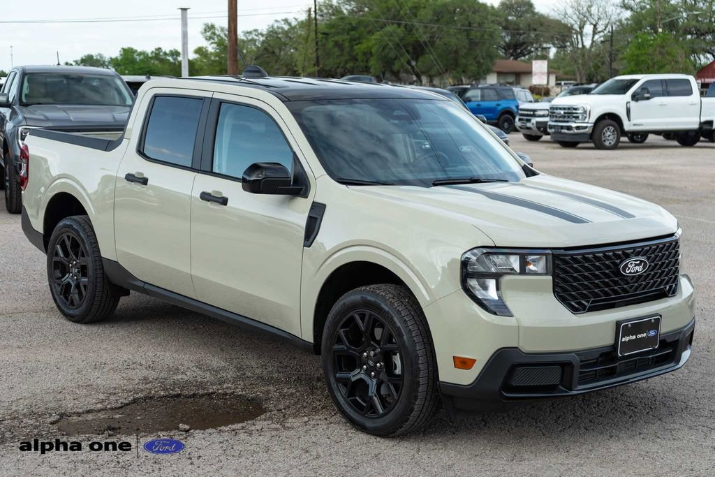 Used 2025 Ford Maverick XLT w/ XLT Luxury Package AWD/4WD image 3