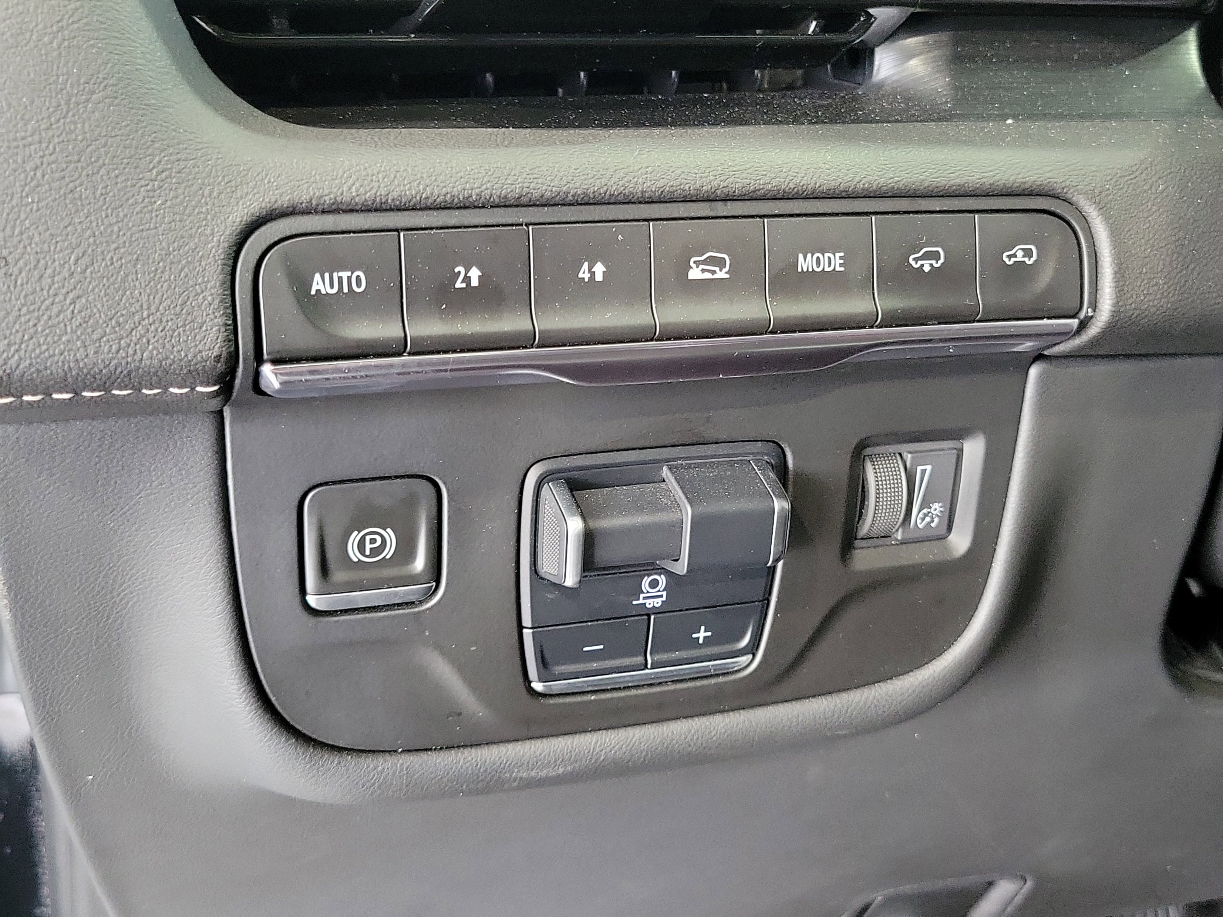 Used 2022 Cadillac Escalade ESV Premium Luxury w/ Performance Package AWD/4WD image 22