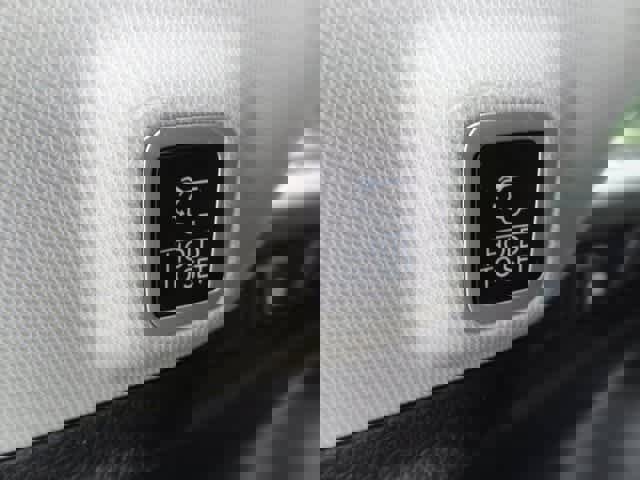 Used 2023 Jeep Grand Cherokee Limited image 11